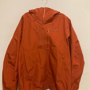 Patagonia men’s XL Triolet jacket like new